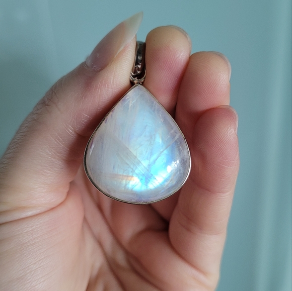 🌈 Rainbow Moonstone Pendant - Picture 2 of 5